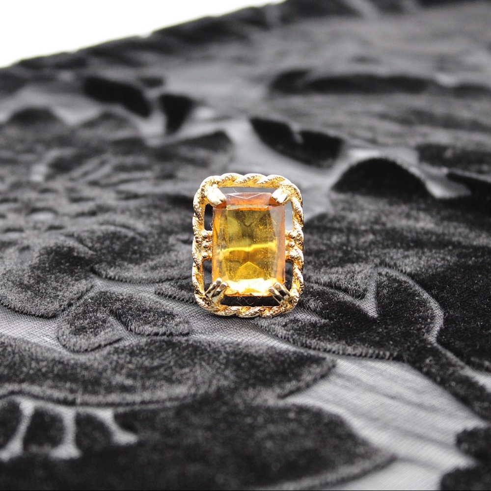 Sarah Coventry Topaz Costume Ring